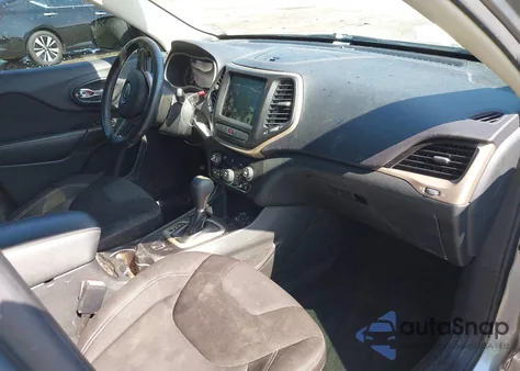 2015 Jeep Cherokee Latitude z USA, uszkodzony, nr VIN 1C4PJLCB7FW620912